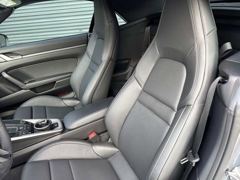 Used 2025 Porsche 911 Carrera image 5