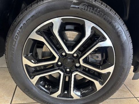 Used 2023 Jeep Compass Limited w/ Sun and Sound Group AWD/4WD image 18