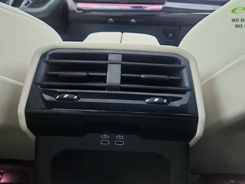 Used 2024 BMW i5 eDrive40i w/ Executive Package RWD image 41