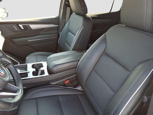 Used 2025 Buick Enclave Preferred w/ Power Package AWD/4WD image 11