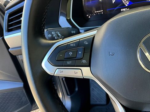 Certified 2023 Volkswagen Jetta SE image 18