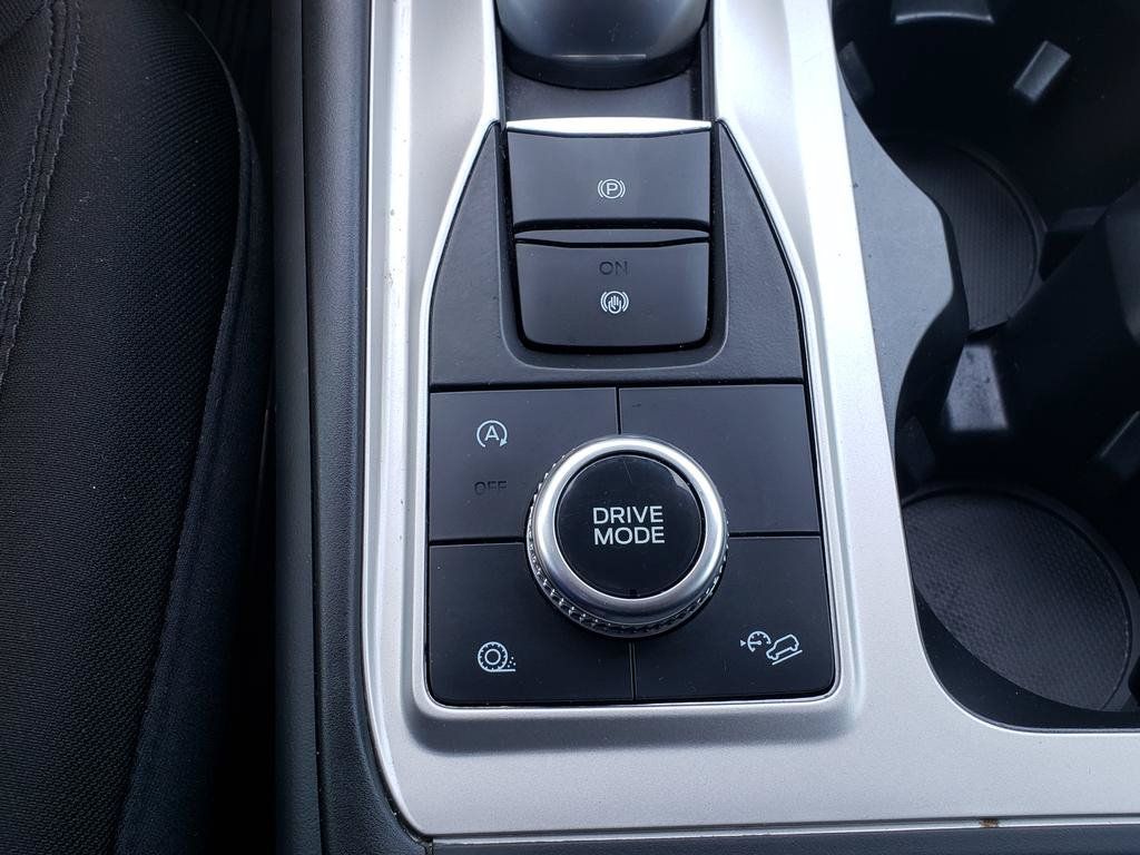 Used 2023 Ford Explorer XLT AWD/4WD image 16