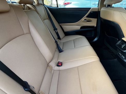 Certified 2023 Lexus ES 350 w/ Premium Package image 42