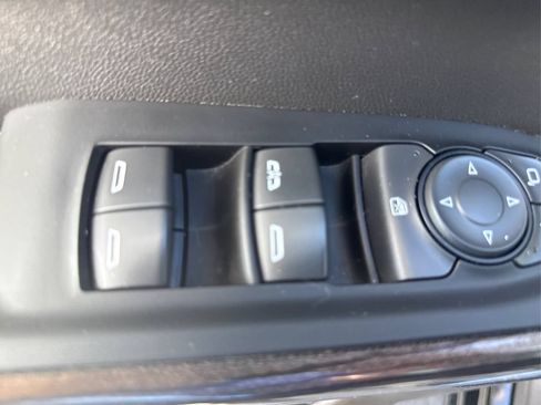 Used 2021 Chevrolet Silverado 1500 LT AWD/4WD image 35
