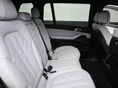 Certified 2024 BMW X7 xDrive40i w/ M Sport Package AWD/4WD image 25