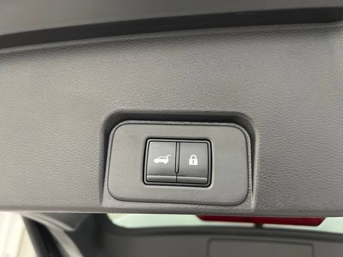 Used 2025 Nissan Rogue SV AWD/4WD image 40