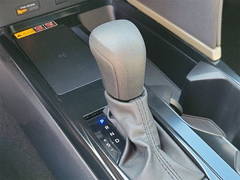 Used 2025 Toyota Camry LE image 28