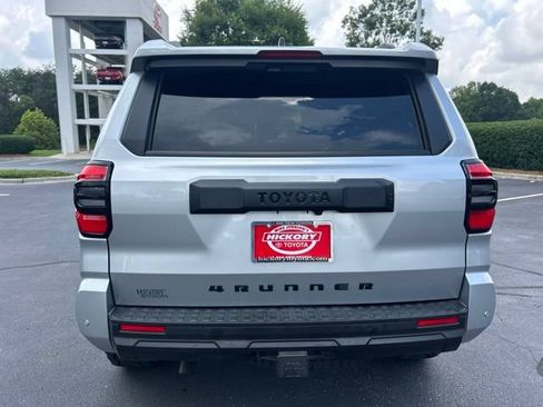 Used 2025 Toyota 4Runner TRD Off-Road Premium AWD/4WD image 8