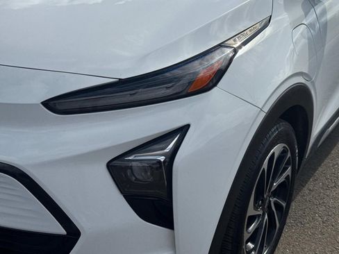 Used 2022 Chevrolet Bolt EUV Premier w/ Sun & Sound Package image 10