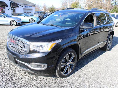 Used 2019 GMC Acadia Denali w/ Technology Package image 2