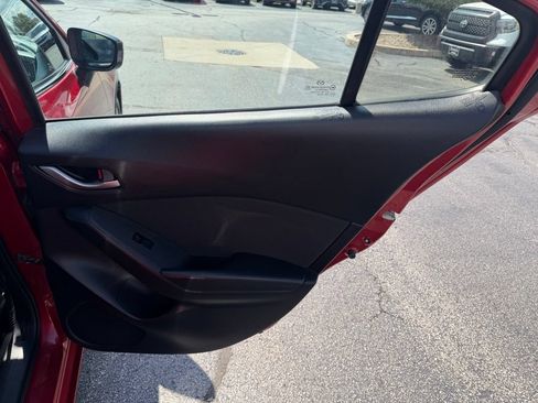Used 2016 MAZDA MAZDA3 i Touring FWD image 23