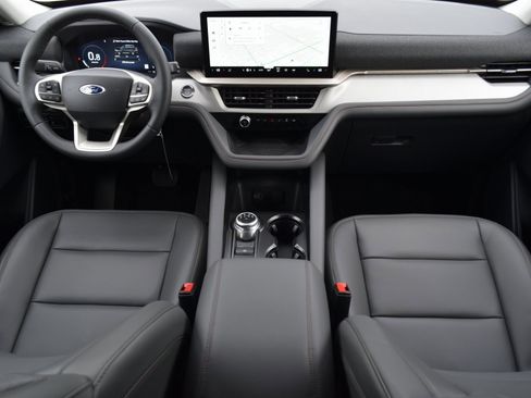 New 2026 Ford Explorer Active image 7