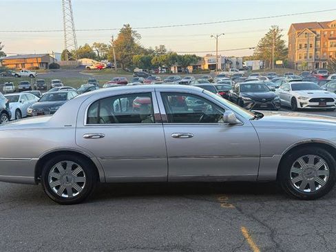 Used 2004 Lincoln Town Car Ultimate image 6
