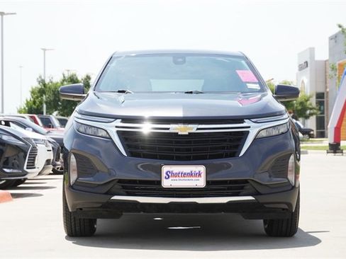 Used 2023 Chevrolet Equinox LT image 2