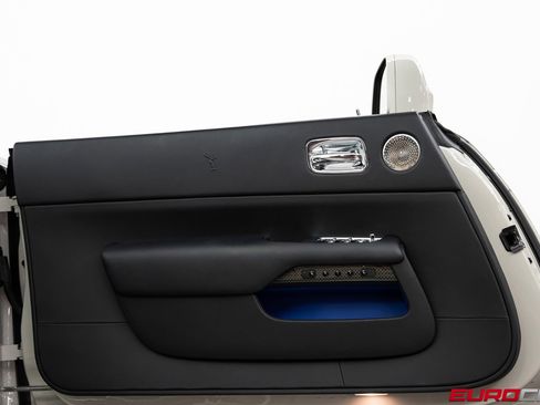 Used 2021 Rolls-Royce Dawn image 20