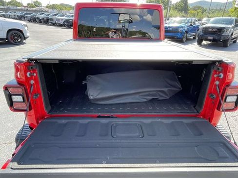 Used 2023 Jeep Gladiator Rubicon w/ LED Lighting Group AWD/4WD image 12