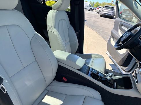 Certified 2023 Volvo XC40 B5 Plus w/ Protection Package Premier AWD/4WD image 32