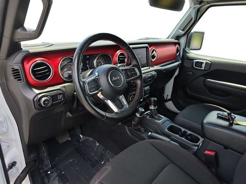 Used 2023 Jeep Wrangler Unlimited Rubicon w/ Cold Weather Group AWD/4WD image 16