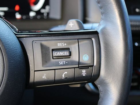 Used 2022 Nissan Rogue Platinum w/ Head-Up Display Package image 14