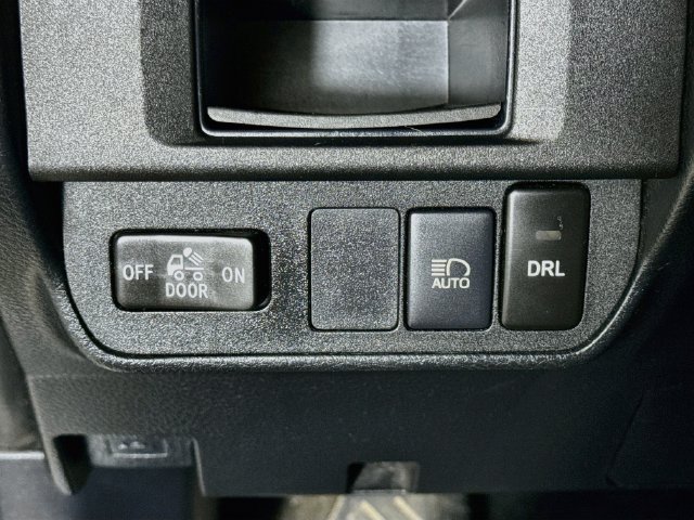 Used 2019 Toyota Tacoma SR5 AWD/4WD image 10