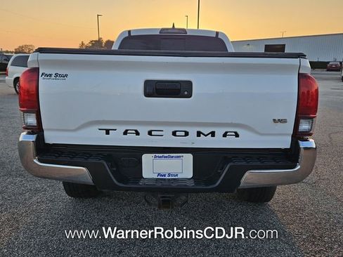 Used 2019 Toyota Tacoma TRD Off-Road image 10