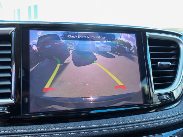 Used 2024 Chrysler Pacifica Limited FWD image 18