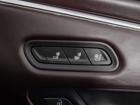 Used 2023 Cadillac Escalade V w/ LPO, ONYX Package image 33