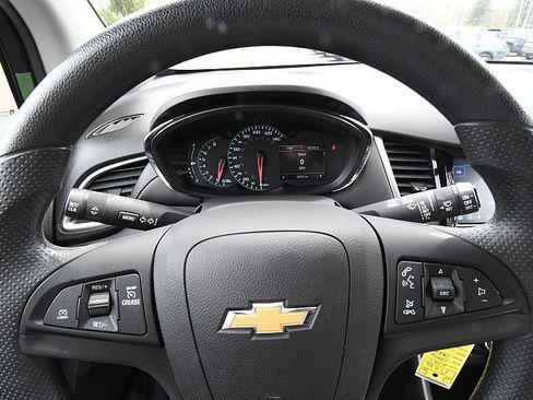 Used 2021 Chevrolet Trax LT FWD image 16