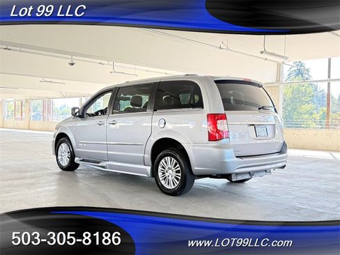 Used 2013 Chrysler Town & Country Limited w/ Luxury Group FWD image 16