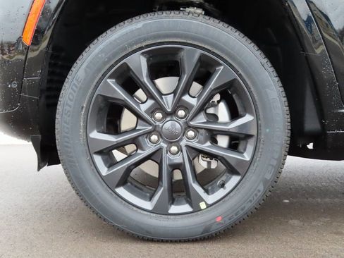 New 2026 Jeep Grand Cherokee L Limited image 16