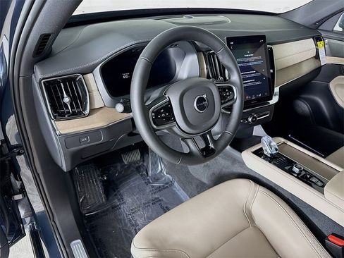 New 2026 Volvo XC90 B6 Plus w/ Protection Package Premier image 9