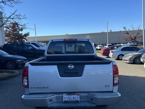 Used 2017 Nissan Frontier SV image 7