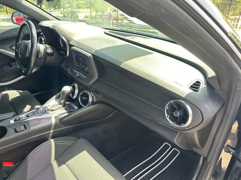 Used 2021 Chevrolet Camaro LT RWD image 31