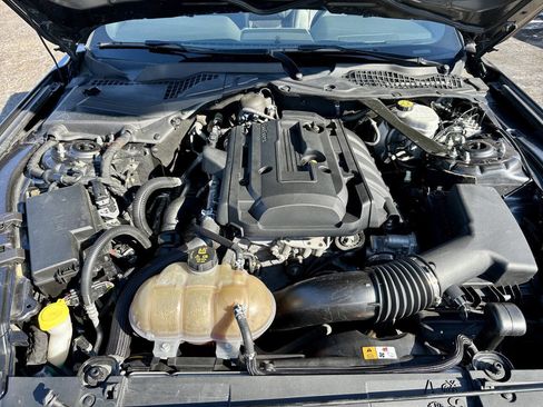 Used 2018 Ford Mustang Premium RWD image 32