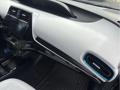 Used 2019 Toyota Prius XLE image 19
