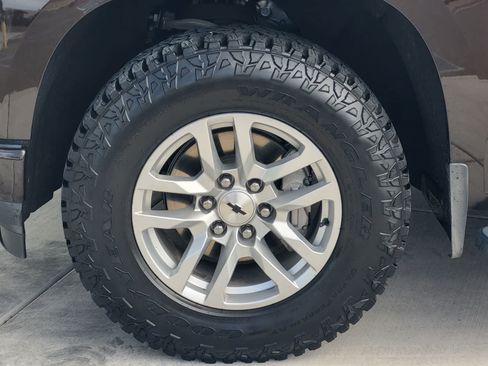 Used 2019 Chevrolet Silverado 1500 RST AWD/4WD image 9