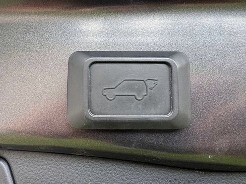 Used 2019 Toyota RAV4 XSE AWD/4WD image 12