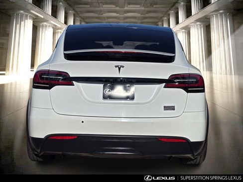 Used 2022 Tesla Model X Plaid image 6
