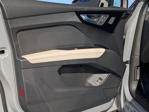 Used 2025 Audi Q4 e-tron Premium w/ Convenience Package AWD/4WD image 16