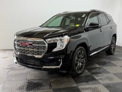 Used 2024 GMC Terrain Denali w/ Black Diamond Edition AWD/4WD image 3