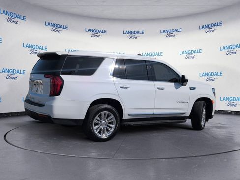 Used 2023 GMC Yukon SLT w/ SLT Luxury Package image 4
