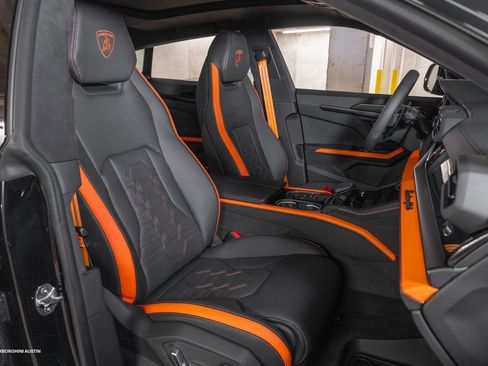 Used 2025 Lamborghini Urus SE image 52