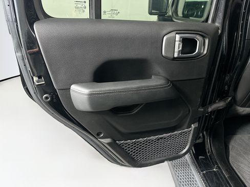 Used 2023 Jeep Wrangler Unlimited Sahara w/ Cold Weather Group AWD/4WD image 26