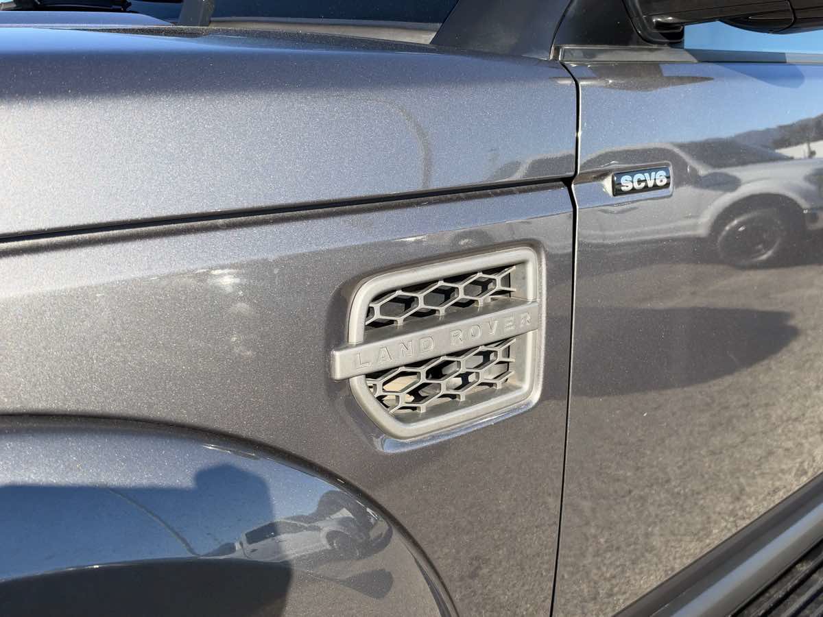 Used 2015 Land Rover LR4 HSE AWD/4WD image 9