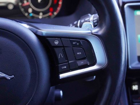 Used 2020 Jaguar F-PACE Checkered Flag image 22