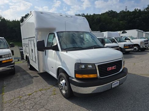 New 2025 GMC Savana 3500 w/ Power Convenience Package image 8