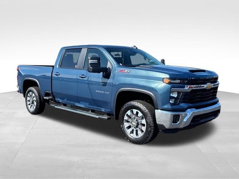 New 2026 Chevrolet Silverado 2500 LT w/ Safety Package AWD/4WD image 2