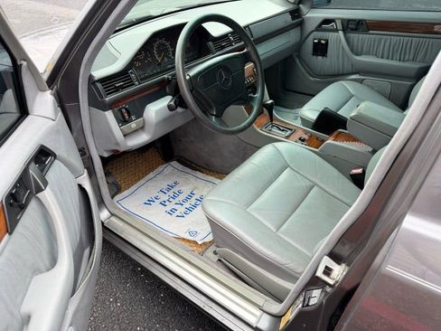 Used 1995 Mercedes-Benz E 320 Sedan image 8