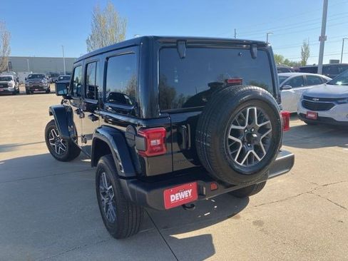 Certified 2025 Jeep Wrangler Unlimited Sahara AWD/4WD image 8