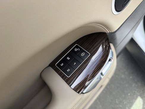 Used 2014 Land Rover Range Rover Sport HSE AWD/4WD image 10